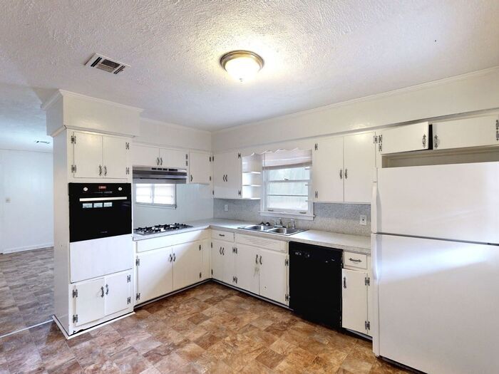 302 Daphne Ln, Montgomery, AL 36108 House Rental in Montgomery, AL