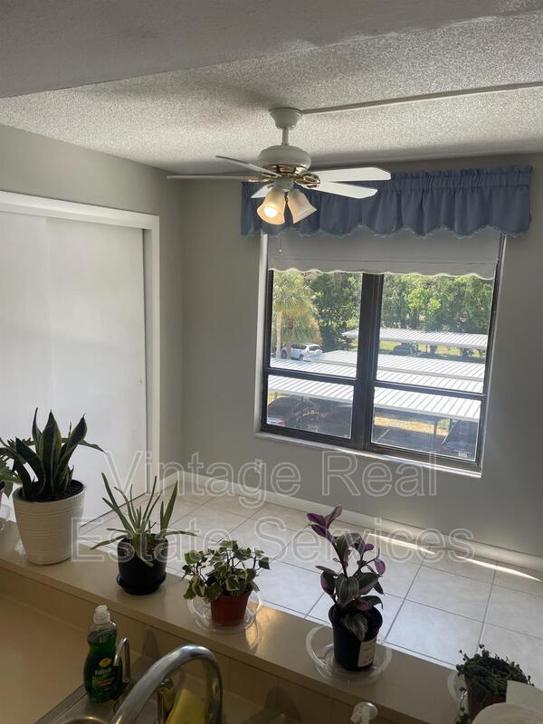 Building Photo - 2621 Cove Cay Dr