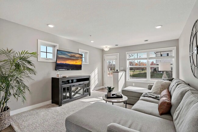 Foto del edificio - 10886 Glacier Ln N