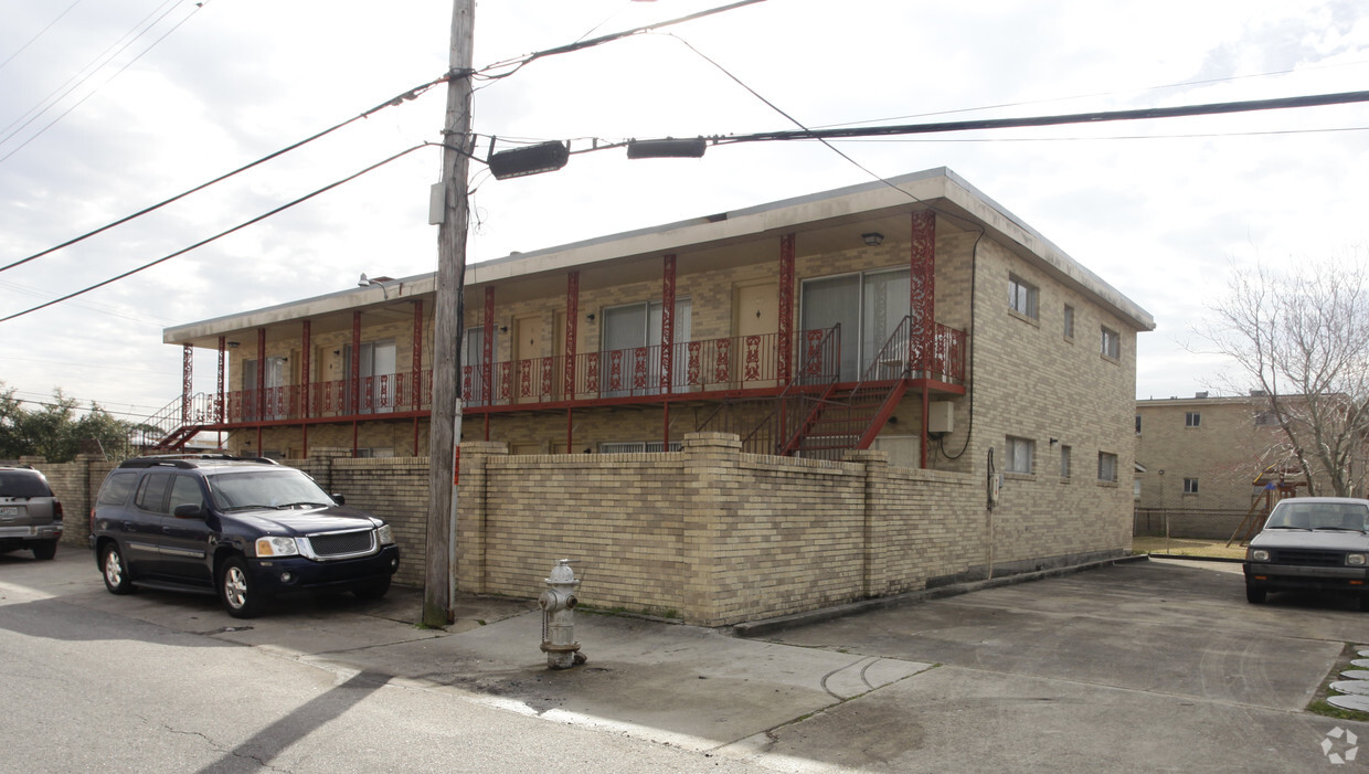 Building Photo - 1568 Carrollton Ave