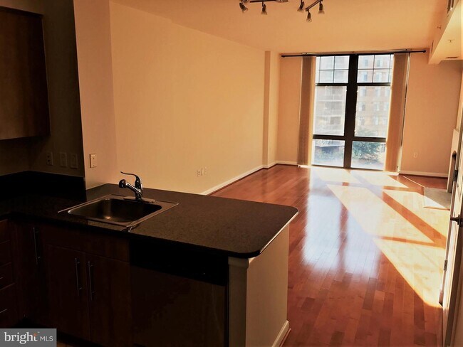 Foto del edificio - 1021 N Garfield St