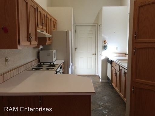 Building Photo - 1218 Timber Pt N