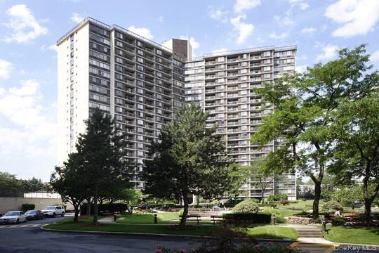 Building Photo - 1 Bay Club Dr