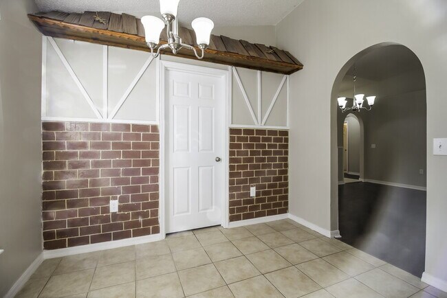 Foto del edificio - 11821 Pethrick Dr