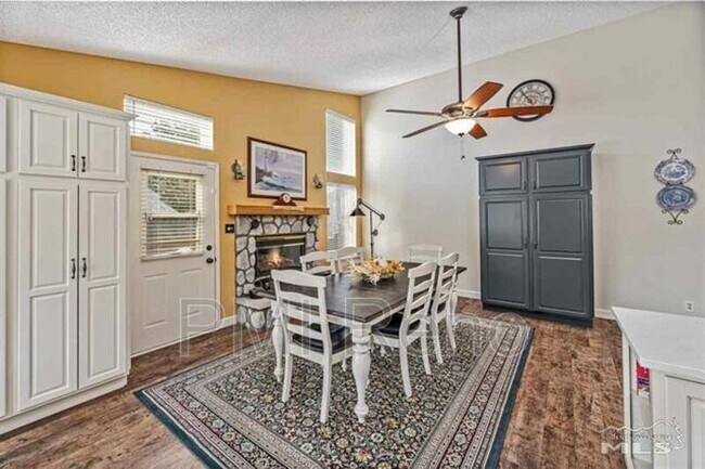 Foto del edificio - 6319 Valley Wood Dr