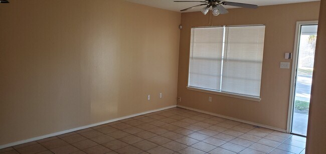 Building Photo - 1006 Lilia Dr