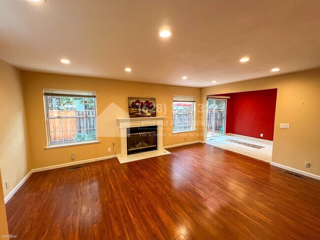 Foto del edificio - 3 br, 2.5 bath Townhome - 21678 Olive Aven...