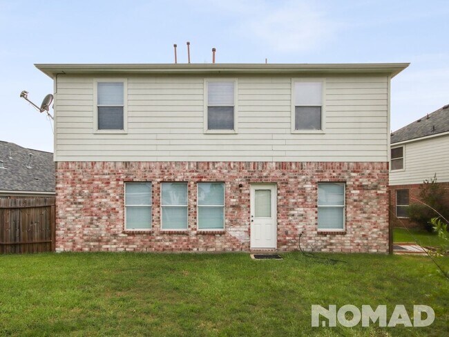 Building Photo - 18518 Knob Hill Lake Ln