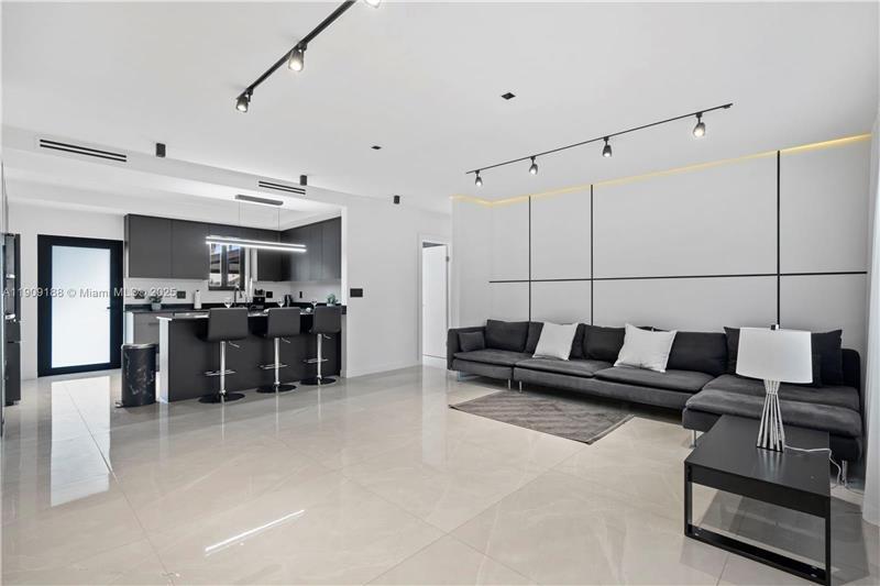 Photo - 1101 N 14th Ave (Hollywood, FL)