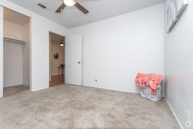 1 Br, Bedroom - Arbor Square Apartments