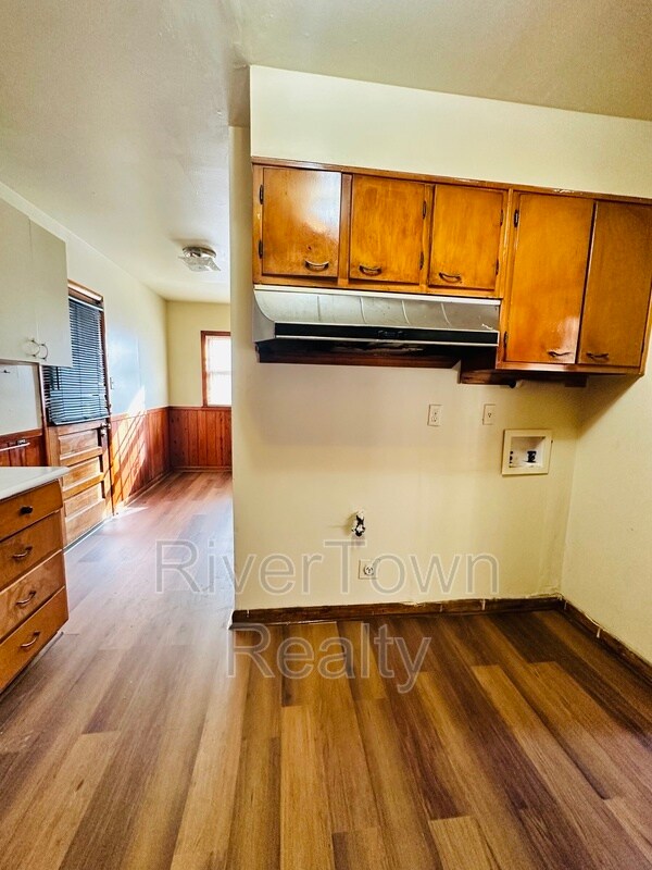 Building Photo - 1436 Whitney Ave