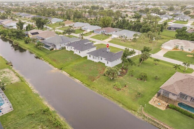Foto del edificio - 236 Long Meadow Ln S