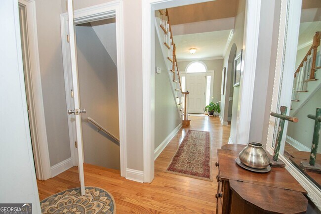 Building Photo - 145 Hideaway Dr