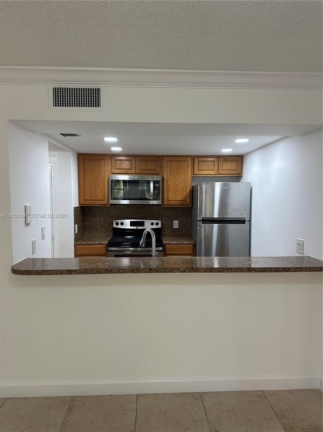 Building Photo - 8100 Geneva Ct