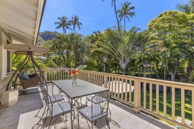 Building Photo - Luxury Gold Coast Home w/AC and Backyard: ...