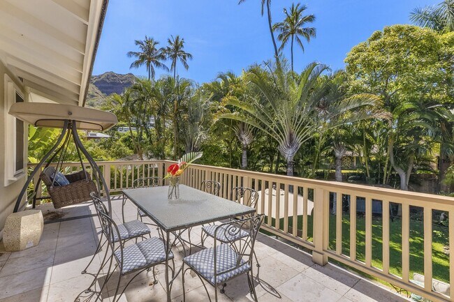 Foto del edificio - Luxury Gold Coast Home w/AC and Backyard: ...