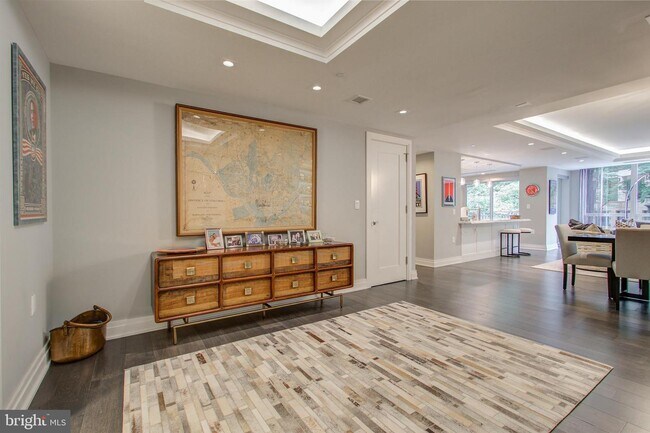 Foto del edificio - 4901 Hampden Ln