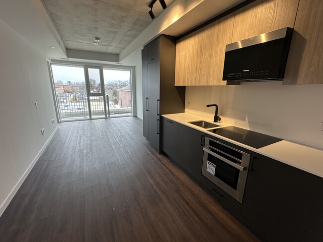 Photo du bâtiment - Modern Living at it Finest! (2 Bed, 2 Bath...