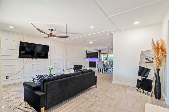 Foto del edificio - 8526 E Whitton Ave