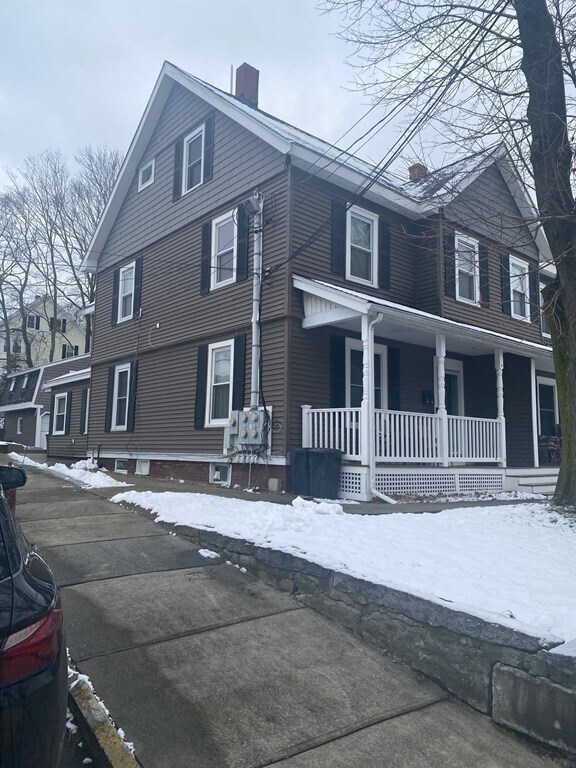 Foto principal - 111 Pleasant St
