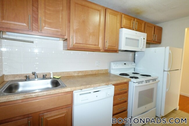 Foto del edificio - 122 Dustin St