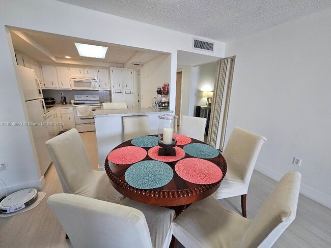 Building Photo - 18031 Biscayne Blvd