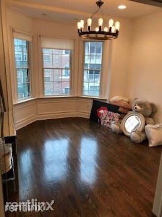 Building Photo - 1 br, 1.5 bath Apartment - 814 Jefferson St