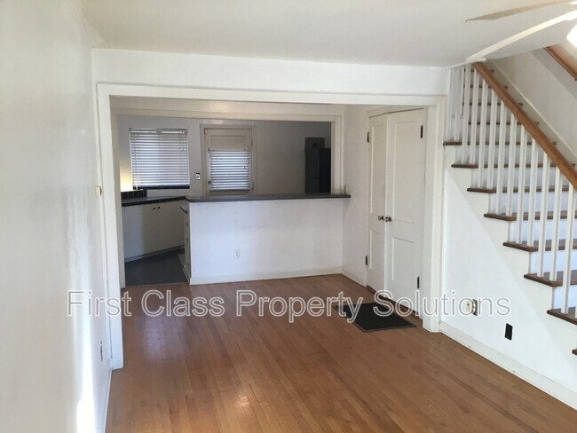Foto del edificio - 817 NW 13th St