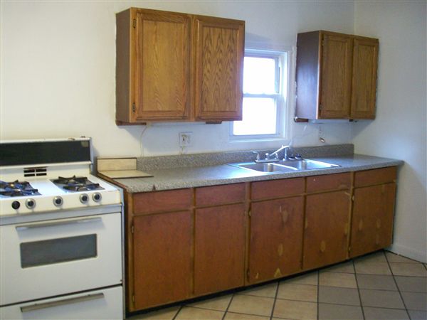 Building Photo - 915 10th St