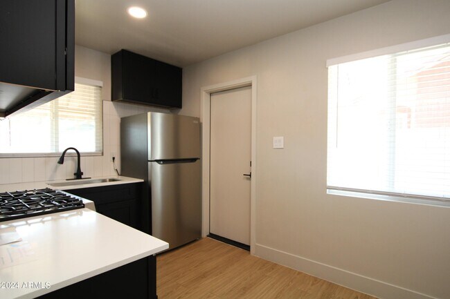 Foto del edificio - 2309 N Dayton St