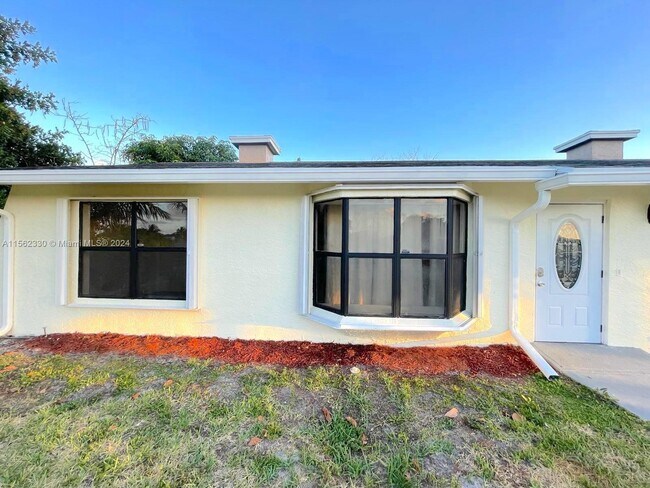 Building Photo - 3526 Genevra Ave