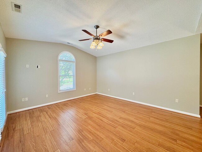 Building Photo - Beaver Creek 3 Bedroom/2 Bathroom Condo