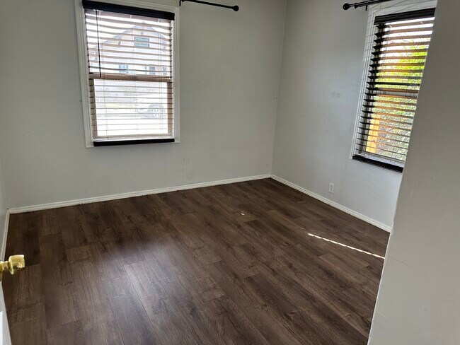 Building Photo - 15095 Robin St