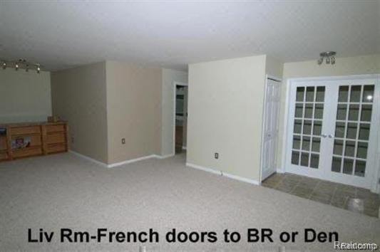 Building Photo - 2881 Roundtree Dr