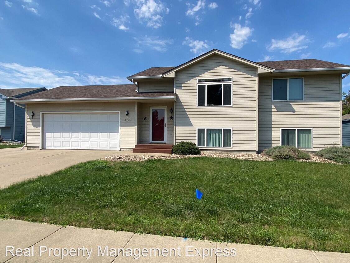Foto principal - 3 br, 2 bath House - 6704 W 61st St