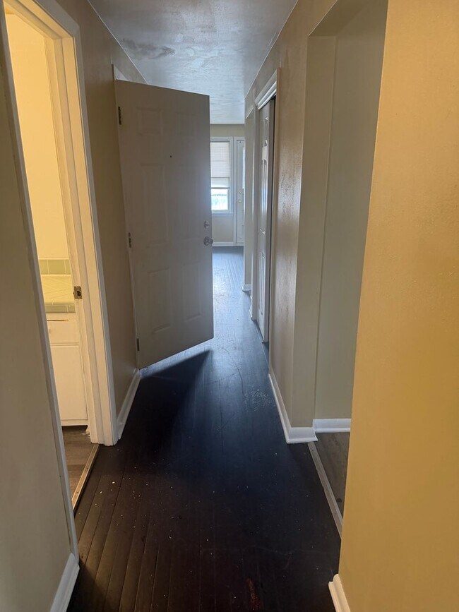 Foto del edificio - 7032 W Mill Rd