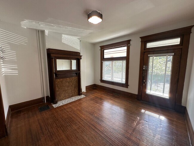 Foto del edificio - Michigan Ave 1495-1497 TNB