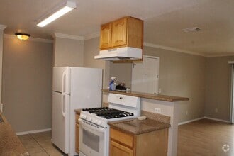 Building Photo - 2107 Lakeview Cir