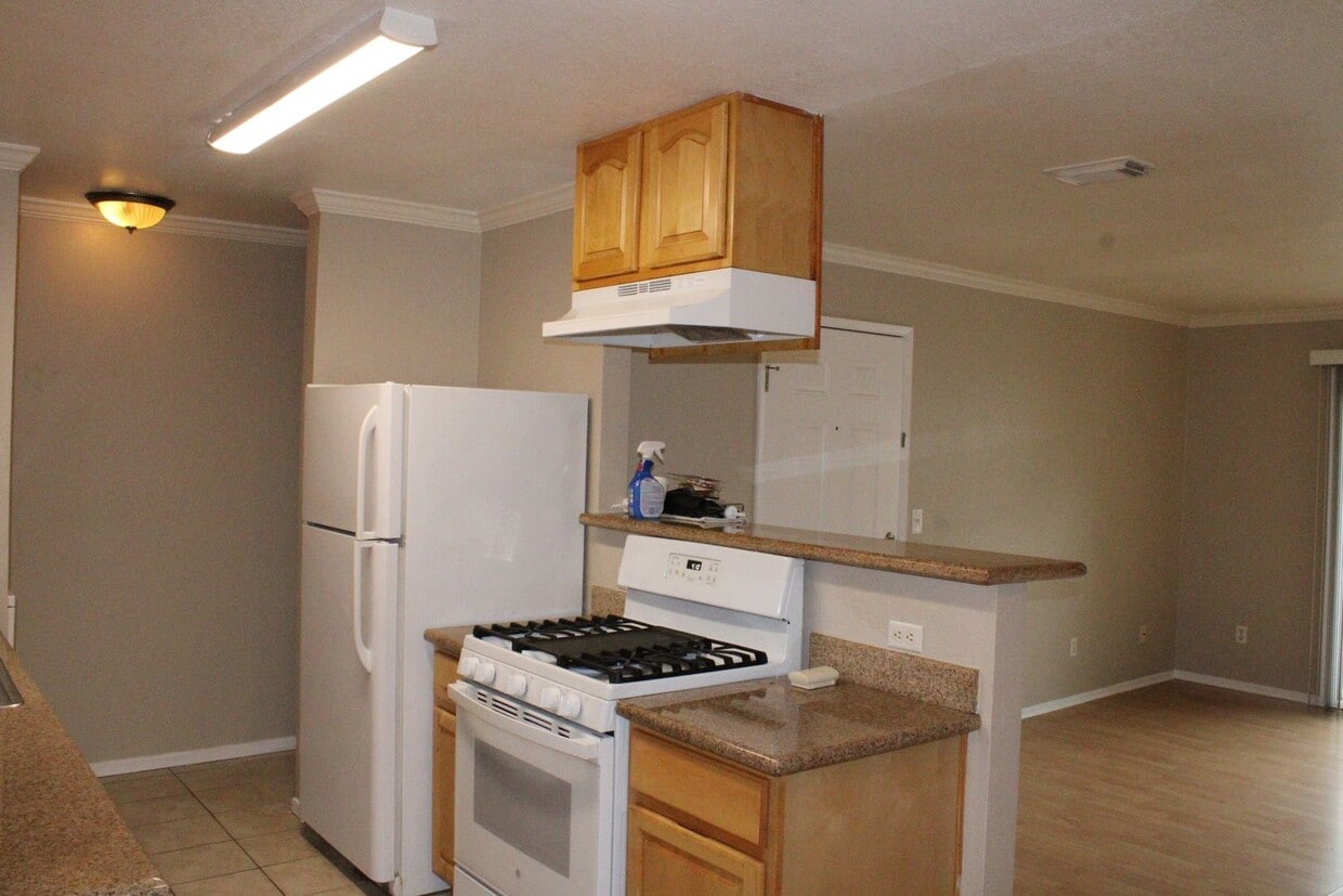 Primary Photo - Updated, Upstairs 2 Bedroom, 2 Bathroom Co...