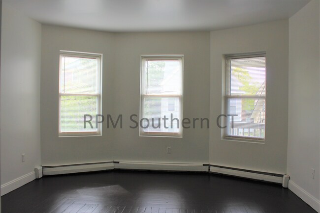 Building Photo - 111 Hobart St