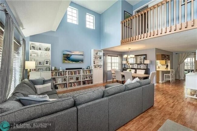 Foto del edificio - 4916 SW 122nd Terrace