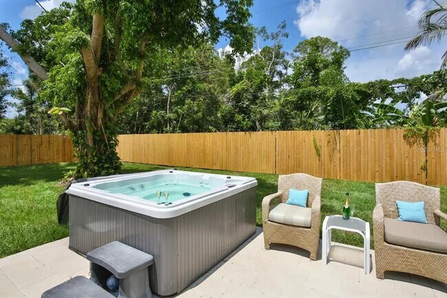 Foto del edificio - 5622 S Lockwood Ridge Rd