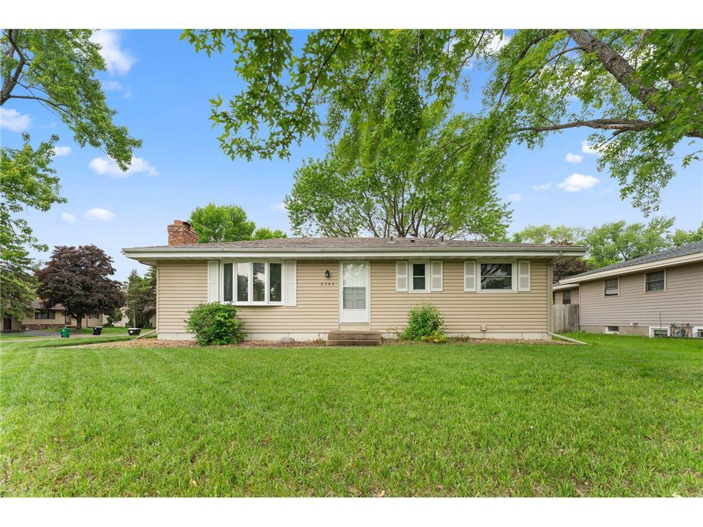 Foto principal - 3503 Bryant Ave