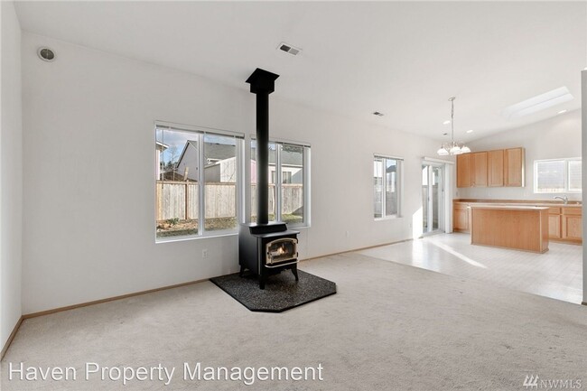 Building Photo - 4 br, 2 bath House - 19611 13th Ave E