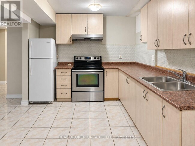 Building Photo - 205 La Rocca Ave