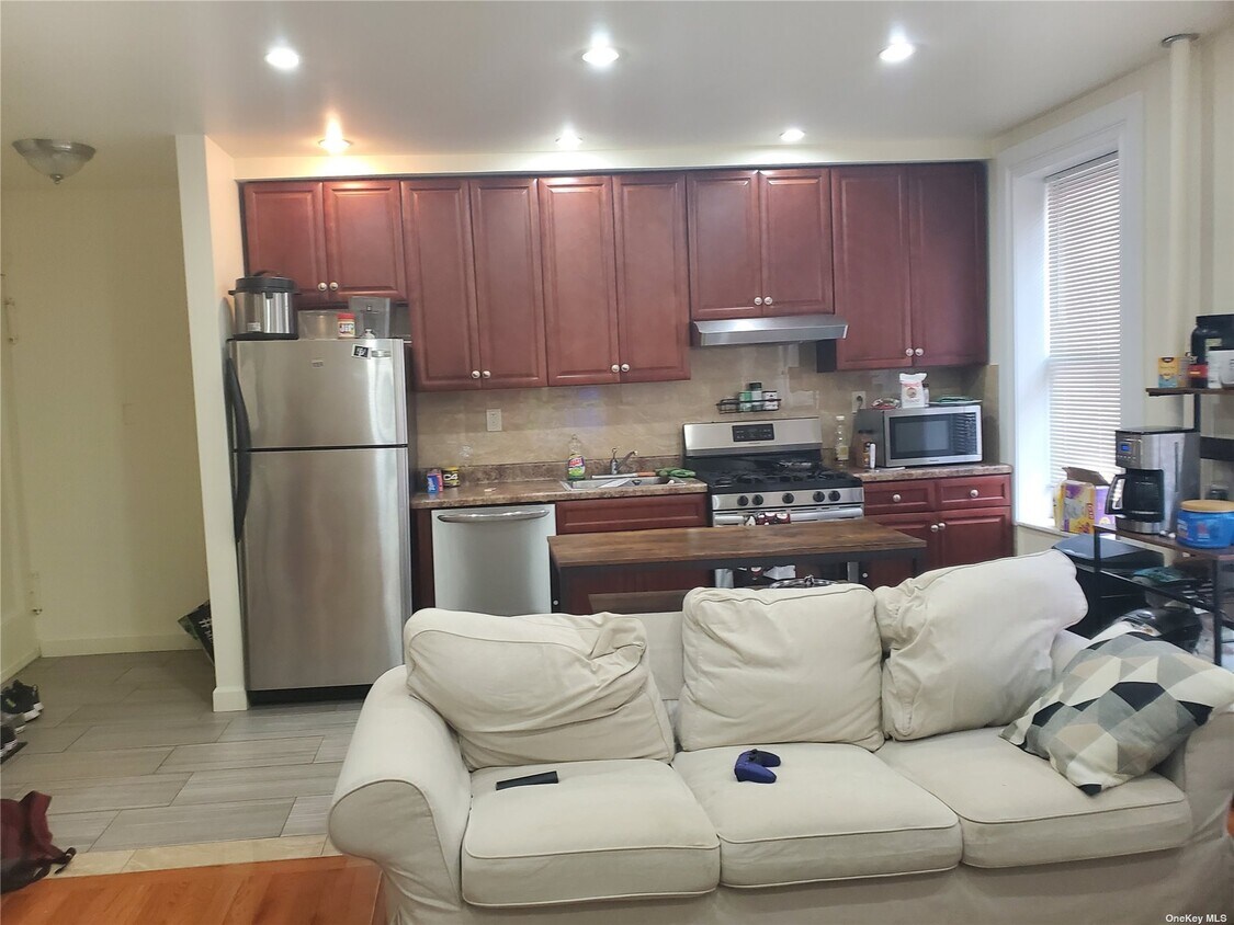 Foto principal - 35-16 31st Ave
