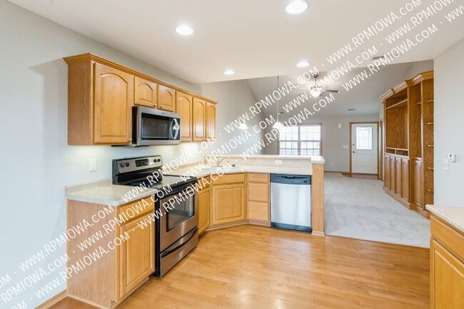 Building Photo - Norwalk Charm: Your Dream 3-Bedroom Home w...