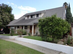 Building Photo - 6034 Mary Ellen Ave