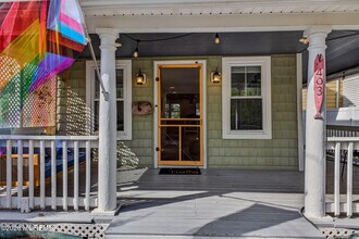 Building Photo - 403 Sewall Ave