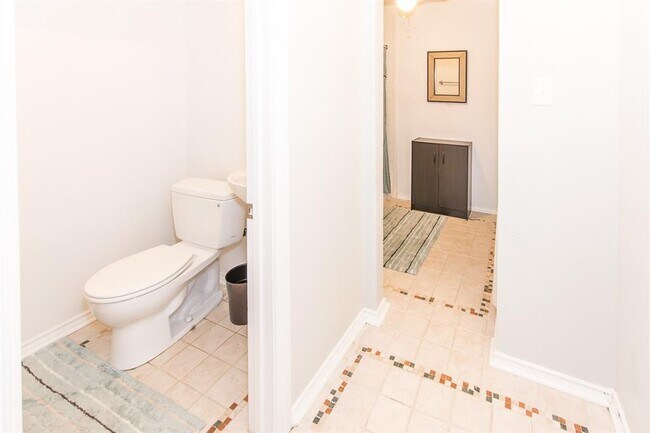 Foto del edificio - 505 W 7th St